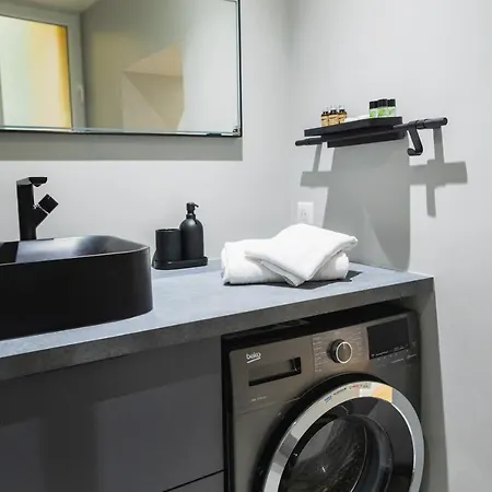 Jaures - Boutique * ניס